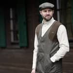 Blaser Herrväst Vintage Wing Olivgrön Melange Svart På Modell 2