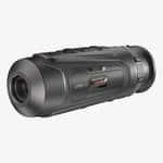 Hikmicro Lynx LE10 3.0 termisk monokulär kikare sedd framifrån från sidan mot vit bakgrund