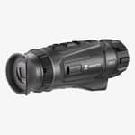 Hikmicro Lynx LQ35L 3.0 termisk monokulär sedd snett bakifrån med fokus på okularet