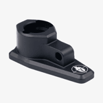 Vinklad vy av en svart Spartan Classic Rifle Adapter för montage av benstöd på gevär.