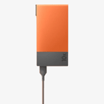 Orange GP Powerbank M2 10000 mAh stående med ansluten laddkabel