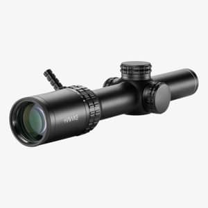 Hawke Vantage 30 WA IR 1-8x24 kikarsikte sett snett framifrån med fokus på objektivet och justerrattar