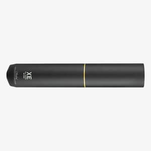 Sida av Stalon XE-Venti ljuddämpare i matt svart finish med guldring och logotyp.