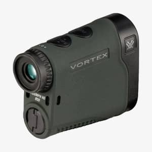 Vortex Triumph 850 avståndsmätare med 5x förstoring och räckvidd på 780 meter, visad framifrån i sned vy