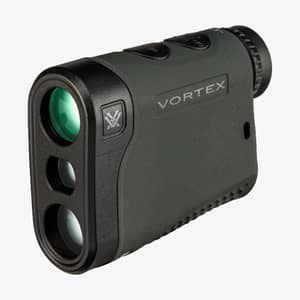 Vortex Triumph 850 avståndsmätare med 5x förstoring och räckvidd upp till 780 meter, visad i vinklad framifrånvy