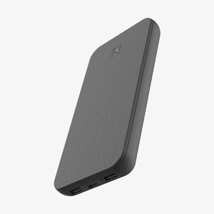 Svart GP Powerbank Plus 10000mAh med textilstrukturerad ovansida sedd snett uppifrån, med två USB-A-portar och en USB-C-port på kortsidan samt små indikatorlampor