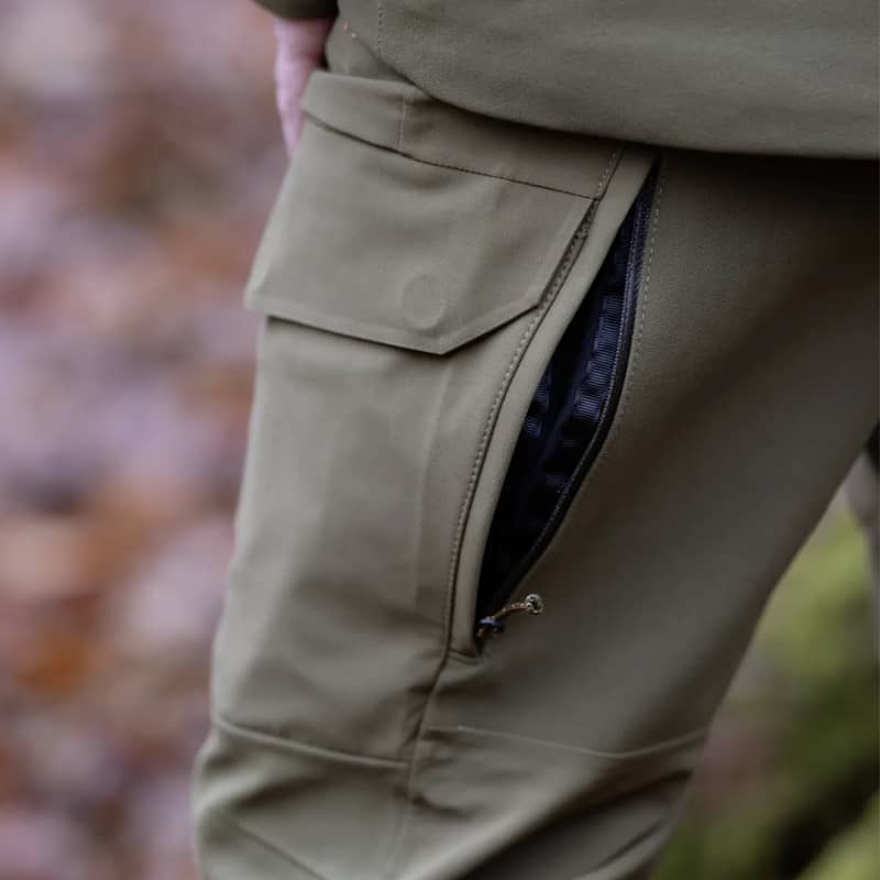 Blaser Herrbyxor Strike WP Mörk Olivgrön På Modell 3