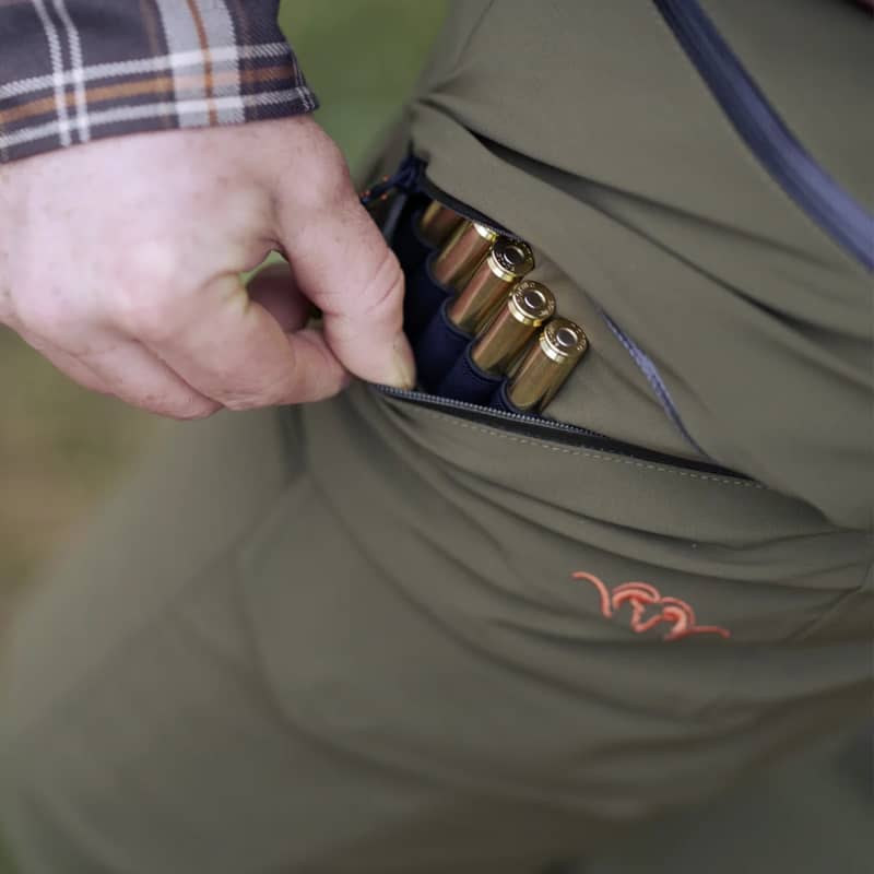 Blaser Herrbyxor Strike WP Mörk Olivgrön På Modell 4