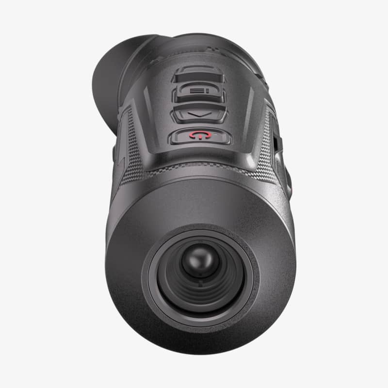 Frontvy av Hikmicro Lynx LE10 3.0 termisk monokulär med fokus på linsen och kontrollknappar på ovansidan.